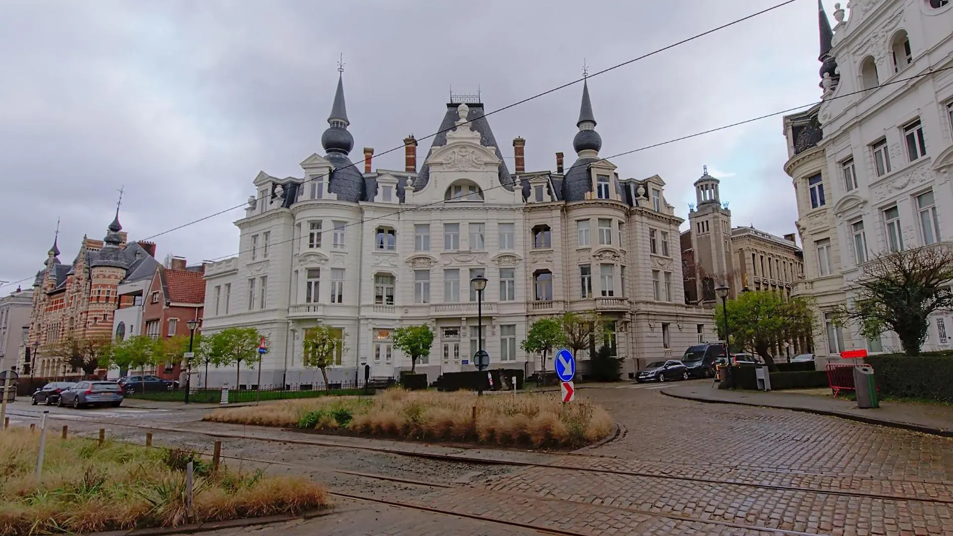 Cozy Antwerp - Zurenborg Skyline 0*,  Belgium